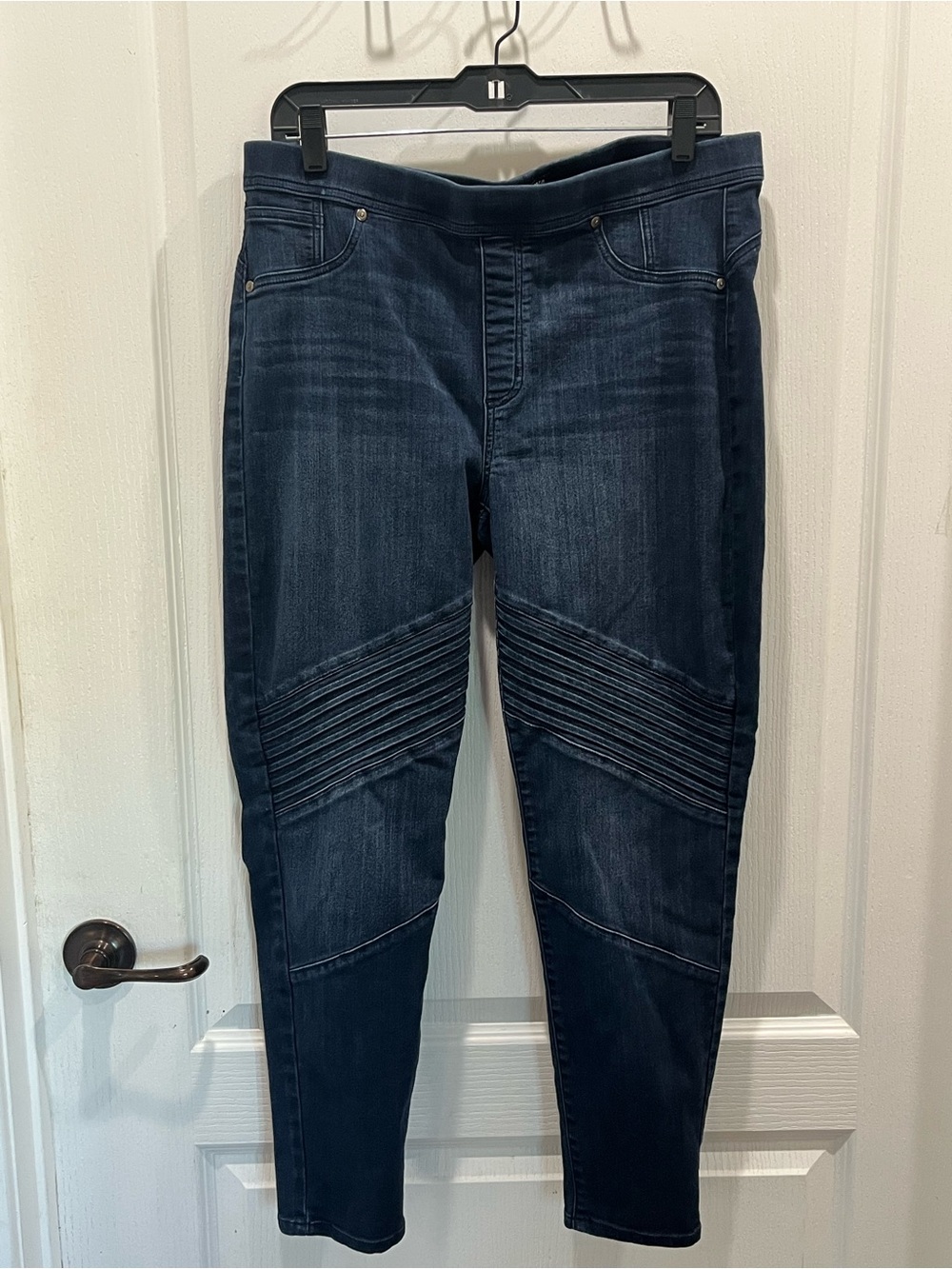 Fashion nova Dark Blue women’s Skinny Moto Jeans 32